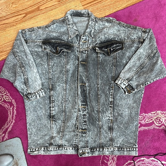 VINTAGE XL DENIM JACKET - Picture 6 of 6